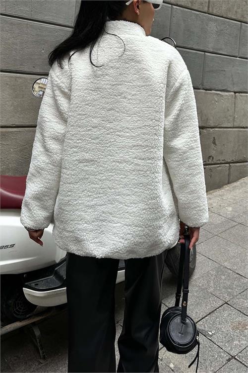 Kadın Ekru Peluş Oversize Düğmeli Ceket HSZ026 