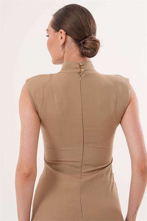 Kadın Bej Poli Viskon Kumaş Fermuar Detaylı Yırtmaçlı Dik Yaka Uzun Elbise HSZ071 