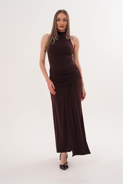 Kadın Kahverengi Drapeli Kuyruk Detaylı Yüksek Yaka Uzun Sandy Kumaş Elbise HSZ067 