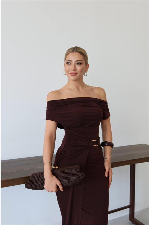 Kadın Kahverengi Örme Sandy Kumaş Likralı Esnek Drapeli Aksesuar Detaylı Midi Elbise HSZ072 