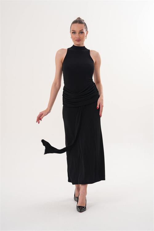 Kadın Siyah Drapeli Kuyruk Detaylı Yüksek Yaka Uzun Sandy Kumaş Elbise HSZ067 