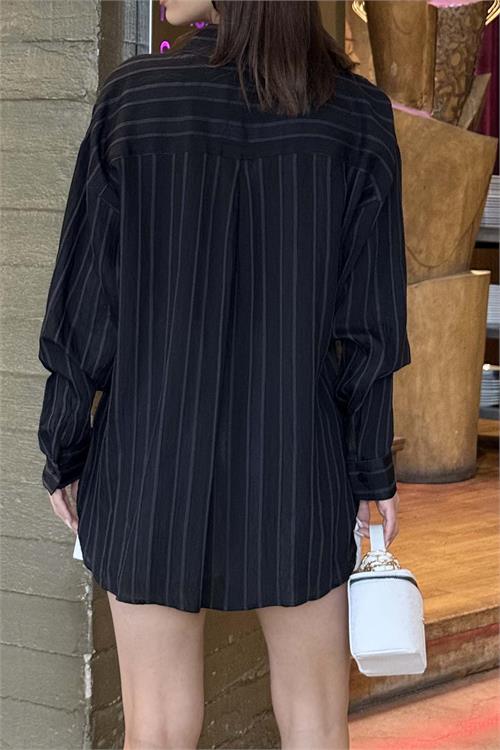 Kadın Siyah Çizgili Oversize Gömlek Düğmeli Cepli Uzun Kollu HSZ062 